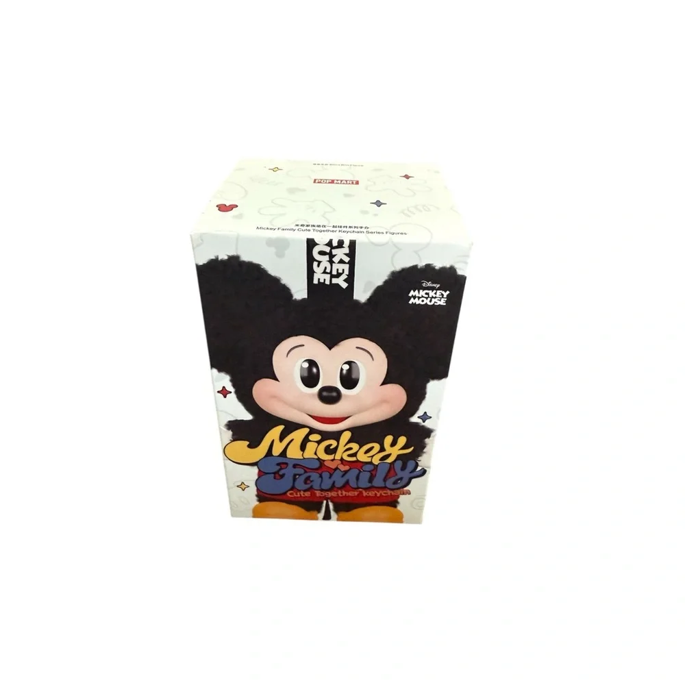 Authentic Mickey Family Chip Keychain NIB - Picture 2 of 4